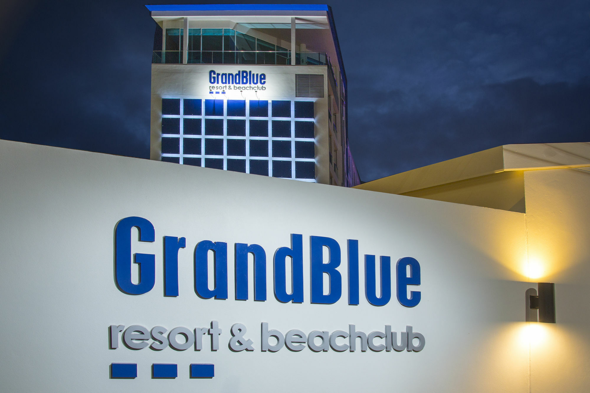 Grandblue Resort & Beachclub Mae Phim Luaran gambar